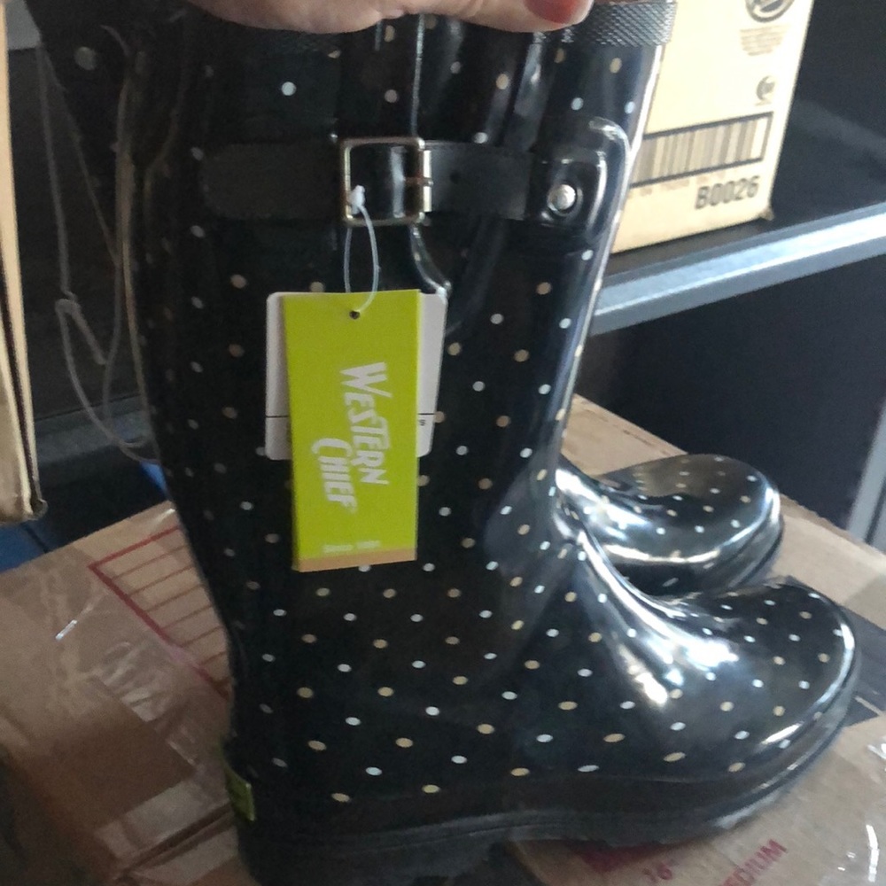 Women’s rain boots